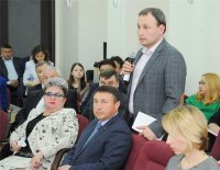 Михаил Игнатьев провел встречу с представителями предпринимательского сообщества